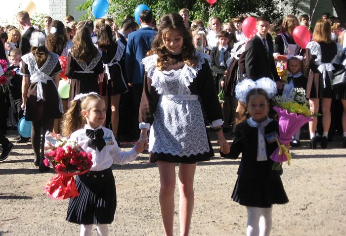 Выпускной 2000 года медведевская средняя школа 1. Сош с макарье школа. Медведевская средняя школа марий эл. Школа номер 2 моркинский район. Школа номер 2 моркинский район.