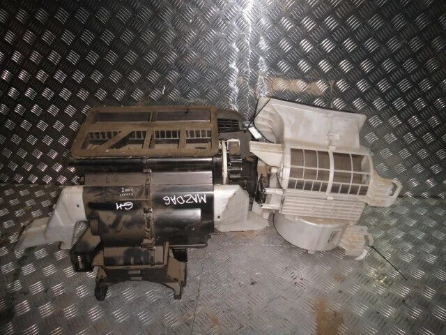 Отопитель mazda 6 2017. Mazda 6 gg воздуховоды печки. Печка мазда 6. Отопитель mazda 6. Электродвигатель печки салона мазда сх5.