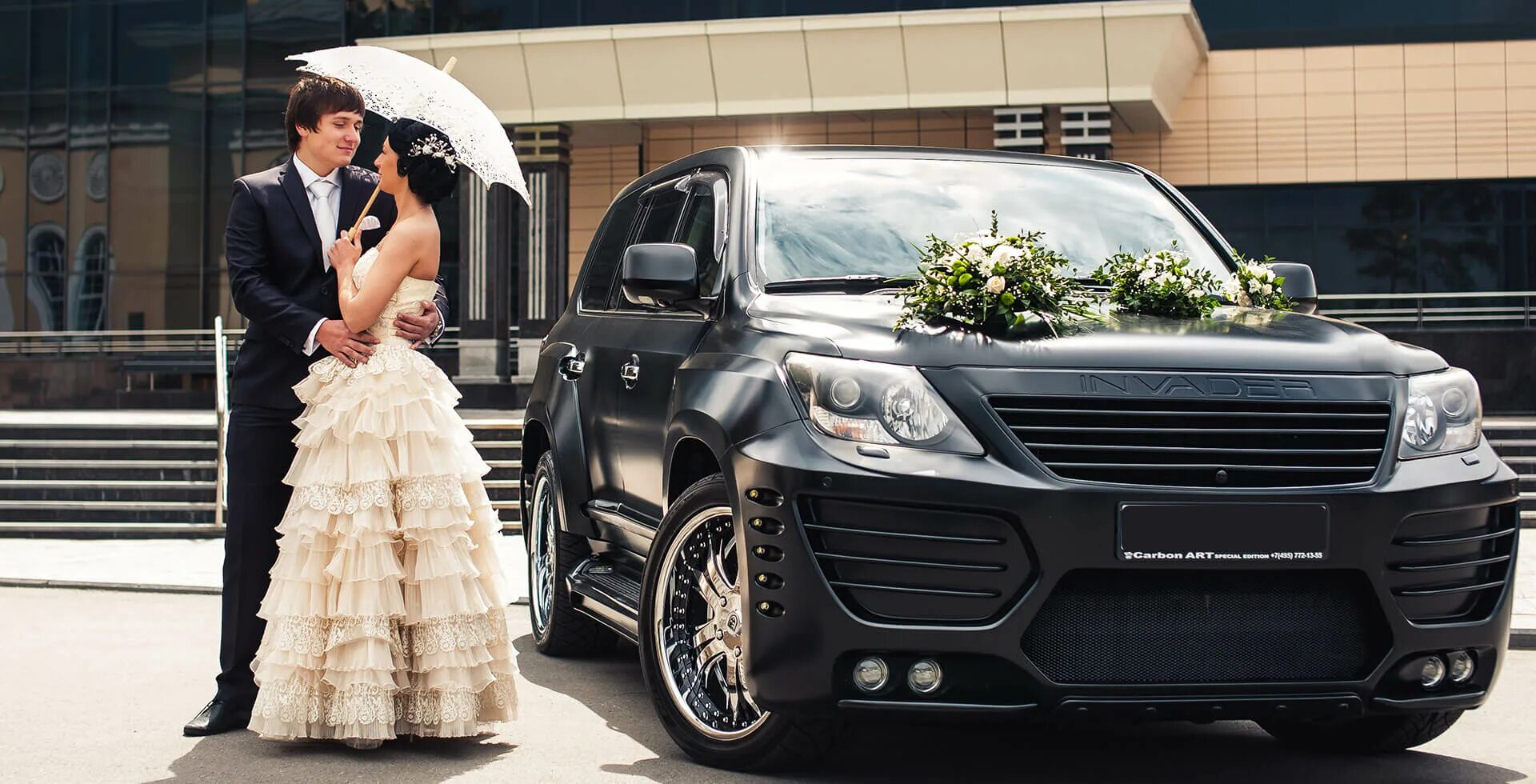 Свадебная фотосессия с ретро автомобилем. Машина на свадьбу. Машина на свадьбу для невесты. Автомобиля водителем свадьбу. Мерседес на свадьбу севастополь.