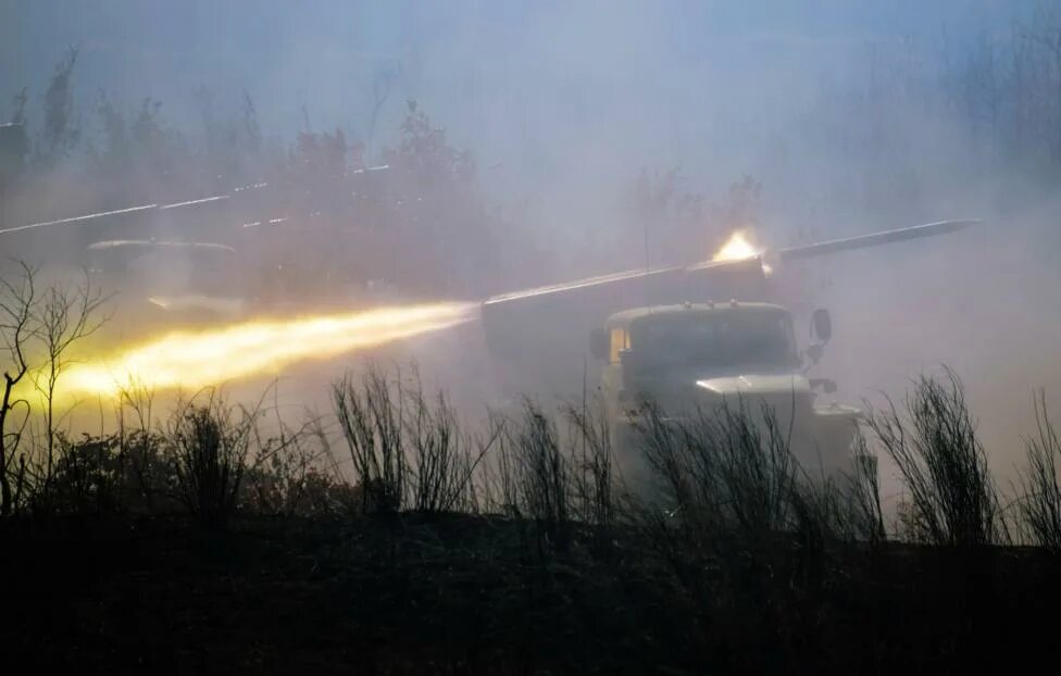 Одолеть пр грады. Грады. украинские грады. град военный. огонь из града.