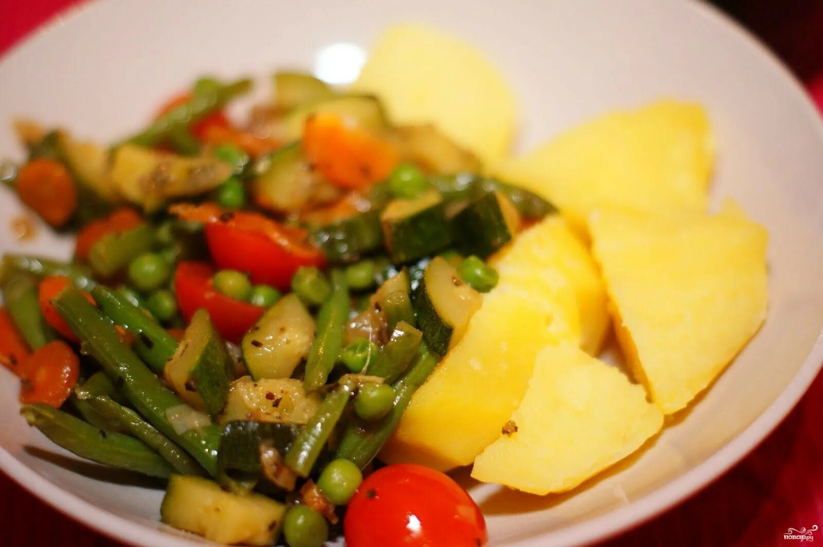 Отварные овощи рецепты. Овощной гарнир. Блюда из тушеных овощей. Сложный овощной гарнир. Гарнир картофель с овощами.