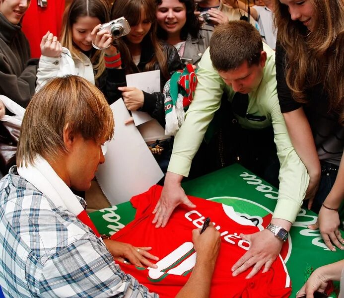 Колледж участники проекта. Центр новых технологий. Автограф сессия авериных 2023 москва. Киберспорт автограф сессия. Семейный фестиваль яблоко здоровья.