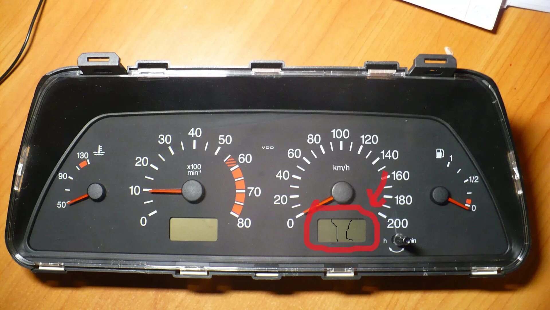 Штатный щиток ваз 2114. Приборка ваз 2114. Приборная панель ваз 2114 инжектор. Тюнинговая панель приборов ваз 2114. Панель управления лада 2114.