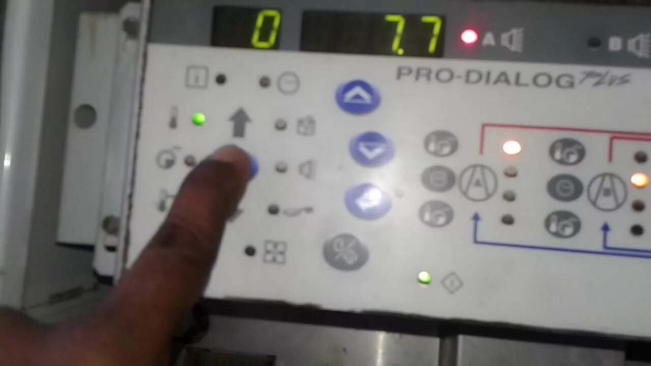 Pro dialog plus. Carrier pro dialog plus инструкция. чиллеры carrier 30hxa. чиллер carrier ошибка 14. чиллер carrier ошибка 11202.