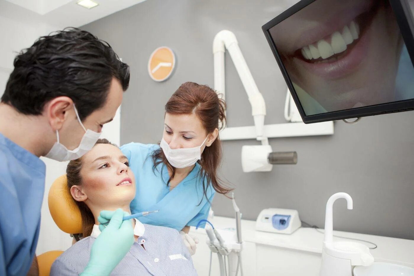 Зубной терапевт. Стоматолог. Консультация стоматолога. Зубы стоматолог. Сайт стоматологии.