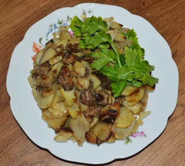 Курица с маслятами
