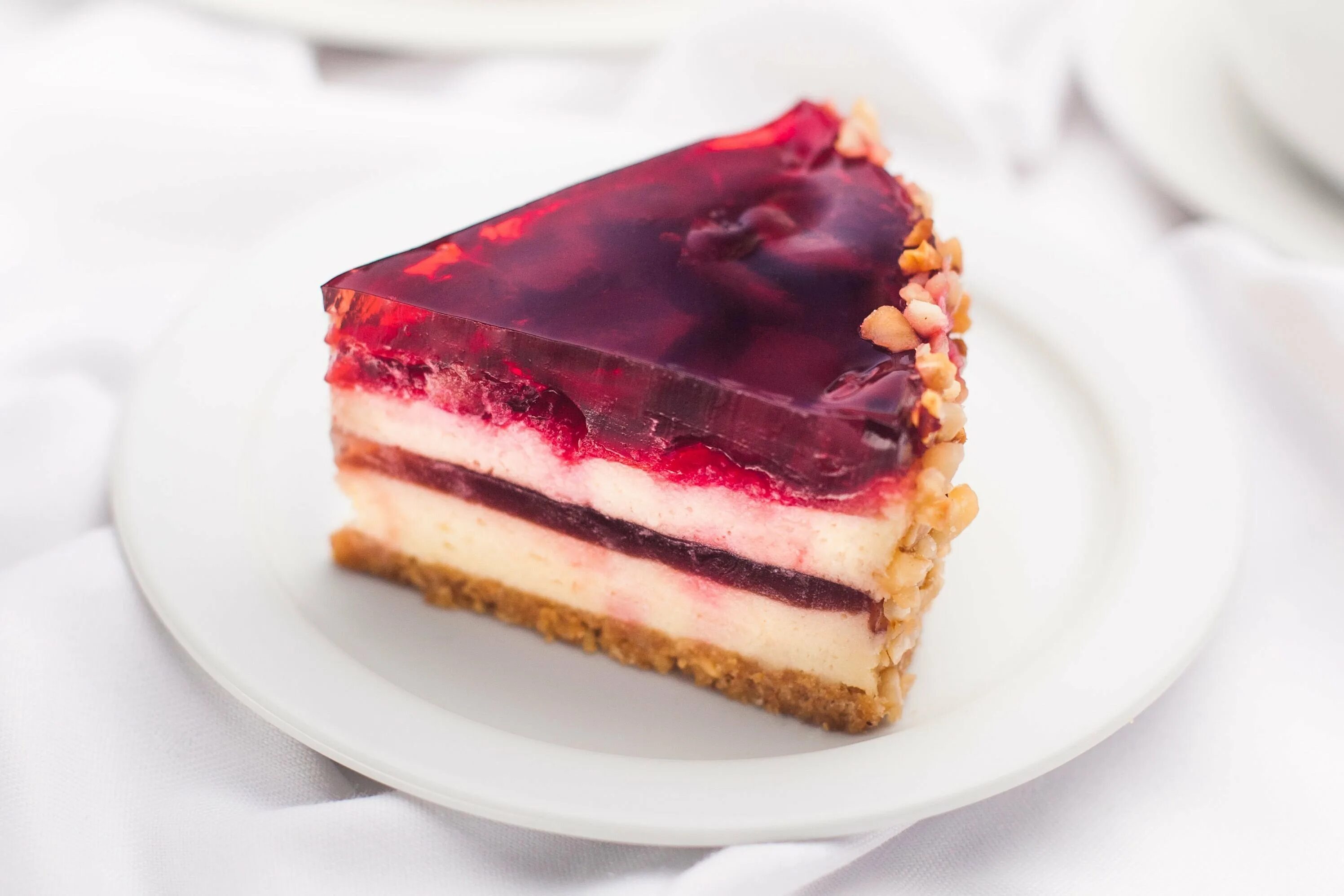 Чизкейк милки вэй. Малиновый чизкейк. Торт с прослойкой чизкейк. Прослойка чизкейк. Торт суфле.