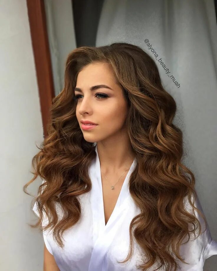 Прическа легкие локоны Curl hairstyle Fαshiση Gαlαxy 98 ☯ Pageant hair, Curly hair styles, Long hair st