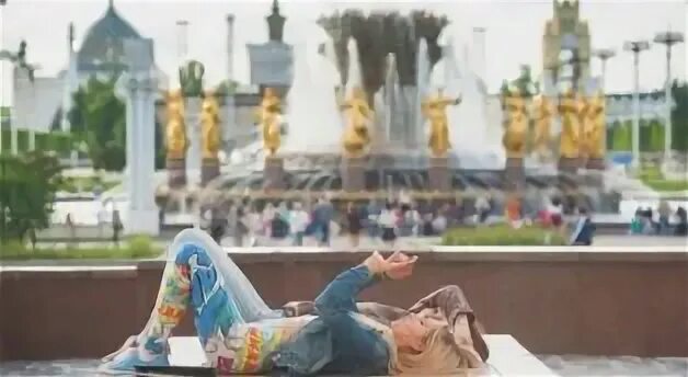 Дом молодежи вднх. Фотосессия на вднх летом. девушки на вднх отдыхают. девушки на вднх. вднх фотосессия девушка.