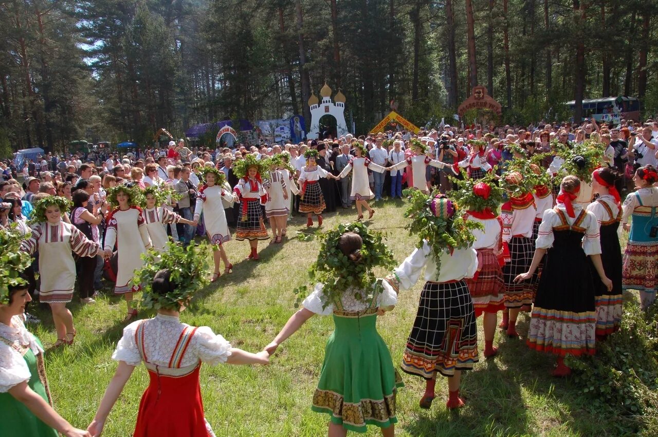 Праздничные церемонии. Лельник красная горка. Красная горка народный праздник Семик. Фестиваль «хоровод народных игр» Кострома. Лельник праздник славян.