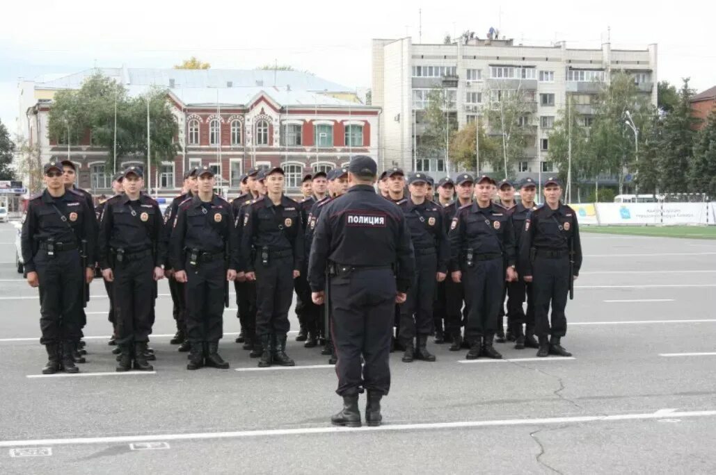 Работник по охране общественного порядка. Полк ППСП Самара. Полиция построение. Построение сотрудников полиции. ППС охрана общественного порядка.