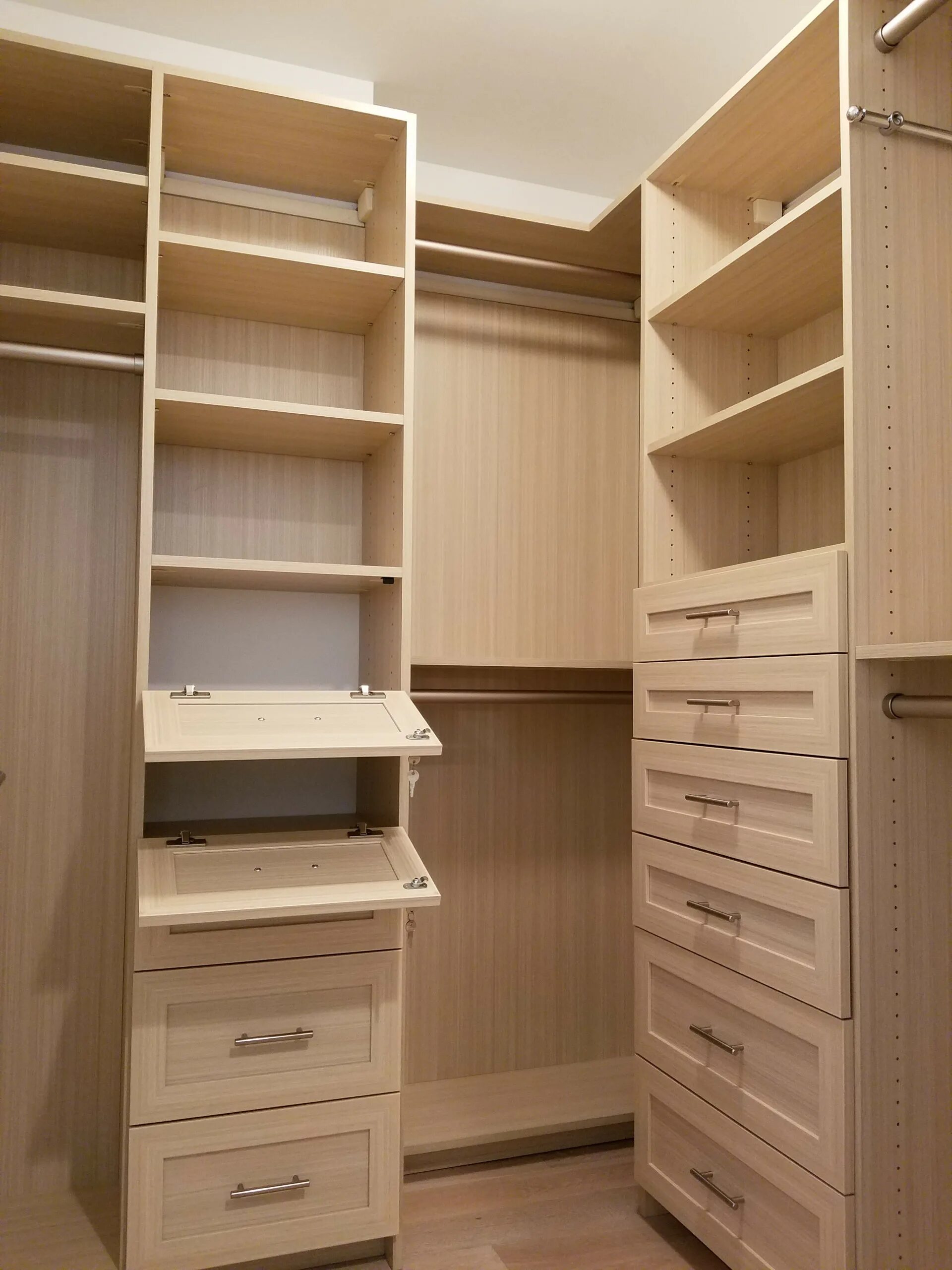 Шкаф ikea опхус. Ящики для хранения в гардеробной. Икеа комбинация шкафов. Дизайн шкафа с ящиками. Шкафы небольшие под вещи.