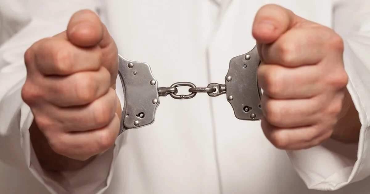 Электронный браслет для осужденных на ногу. Браслет домашнего ареста. Ограничение свободы. Ограничение свободы в рб. Ограничение свободы таблица.