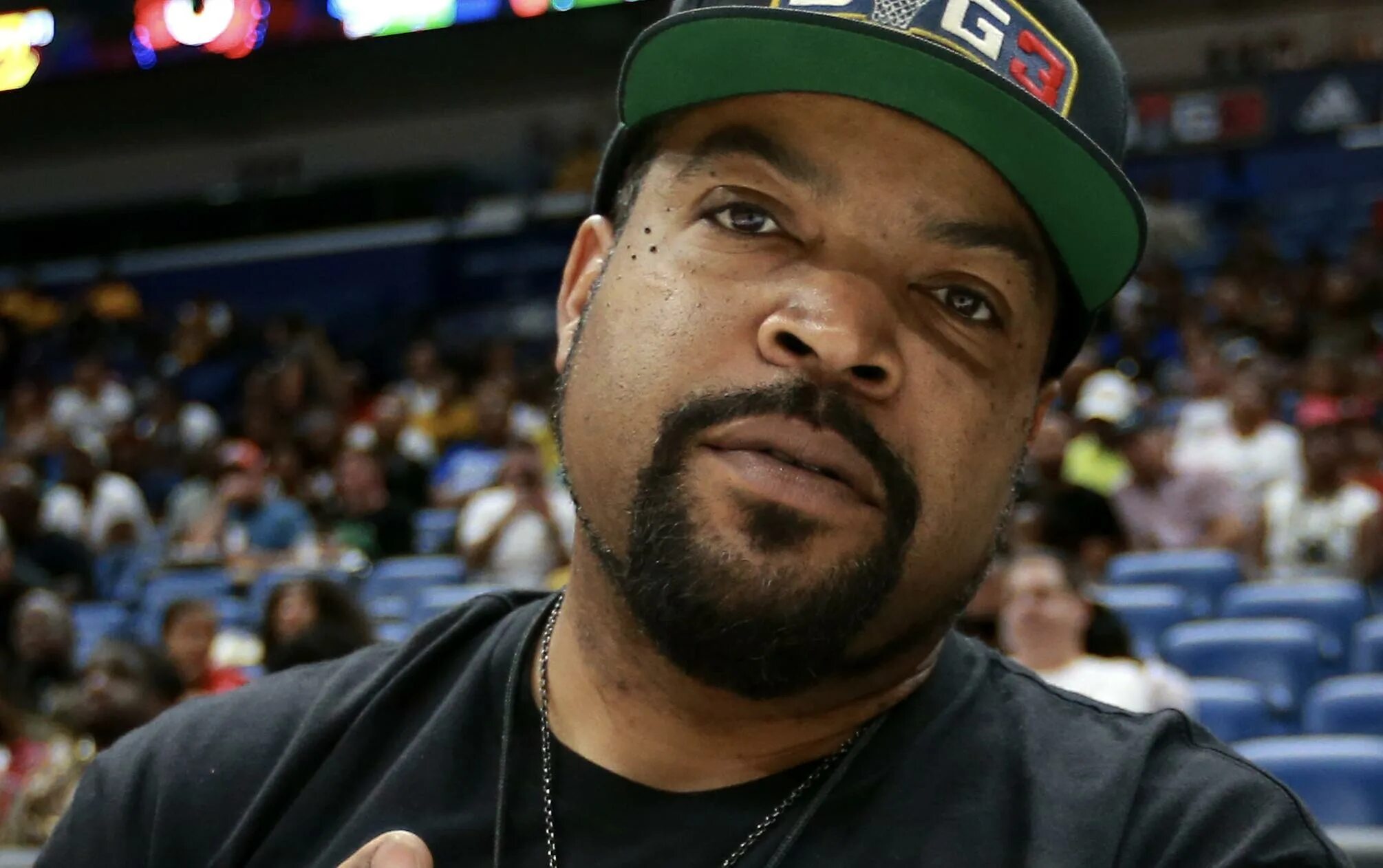 Ice Cube. Ice Cube 2022. Ice Cube рэпер. Кепки айс Кьюба. Айс сейчас