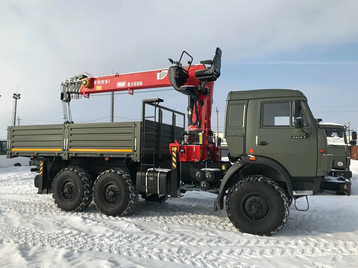 Манипулятор вездеход б у. Камаз 4310 автовышка манипулятор. Камаз 6х6 манипулятор. Камаз вездеход с кму. Камаз 43118 бортовой с кму.