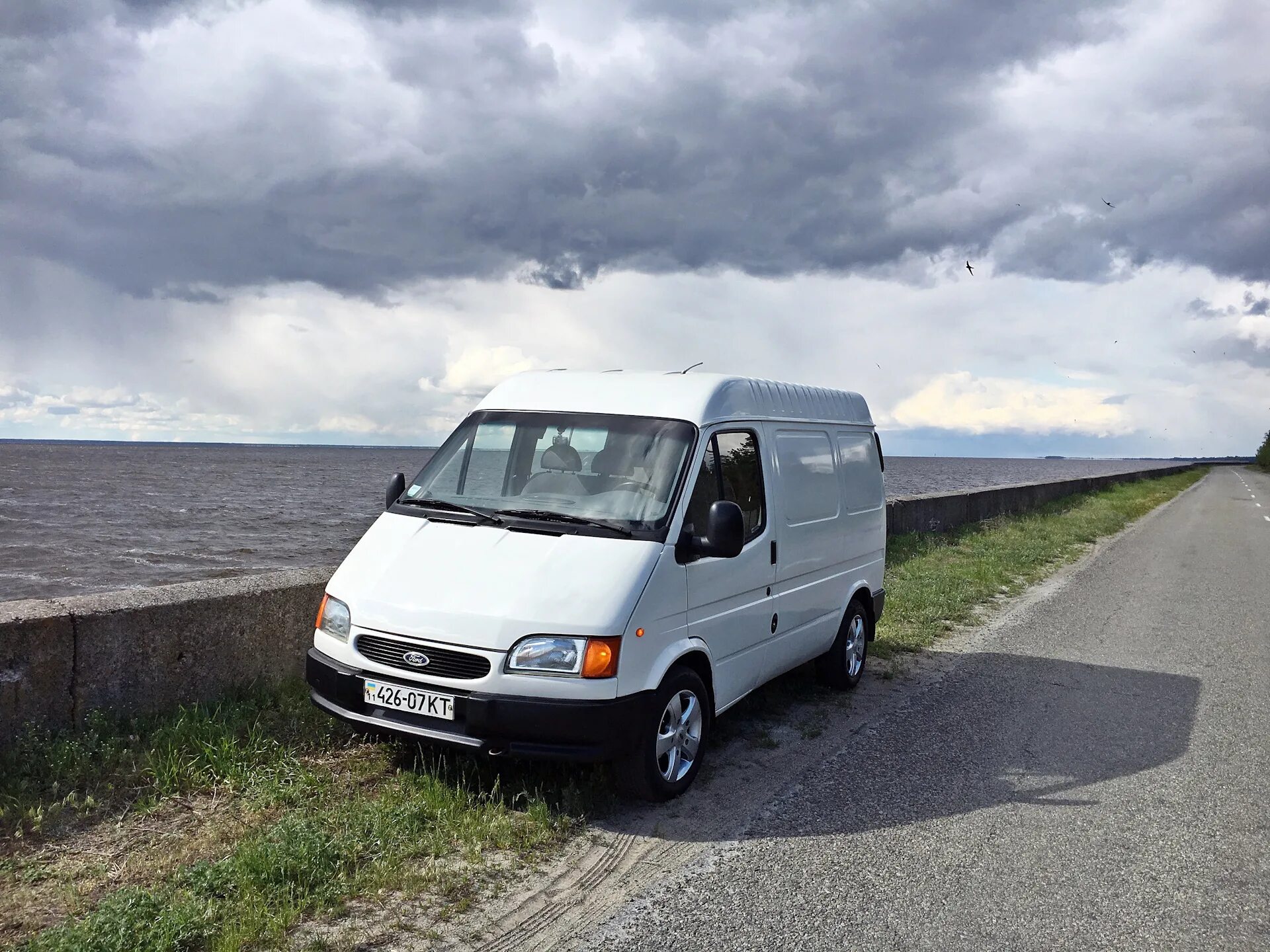 Ford Transit 2. Ford Transit 2.2. Форд Транзит 3 поколения. Форд Транзит 2000 фургон.