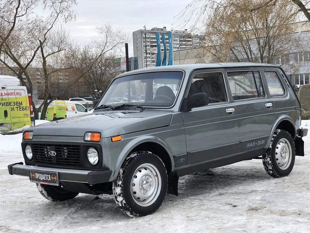 Нива 2015 года выпуска. ВАЗ 2131 Нива 2015. ВАЗ 21310 серый. ВАЗ 2131 Нива 2015 год белый.