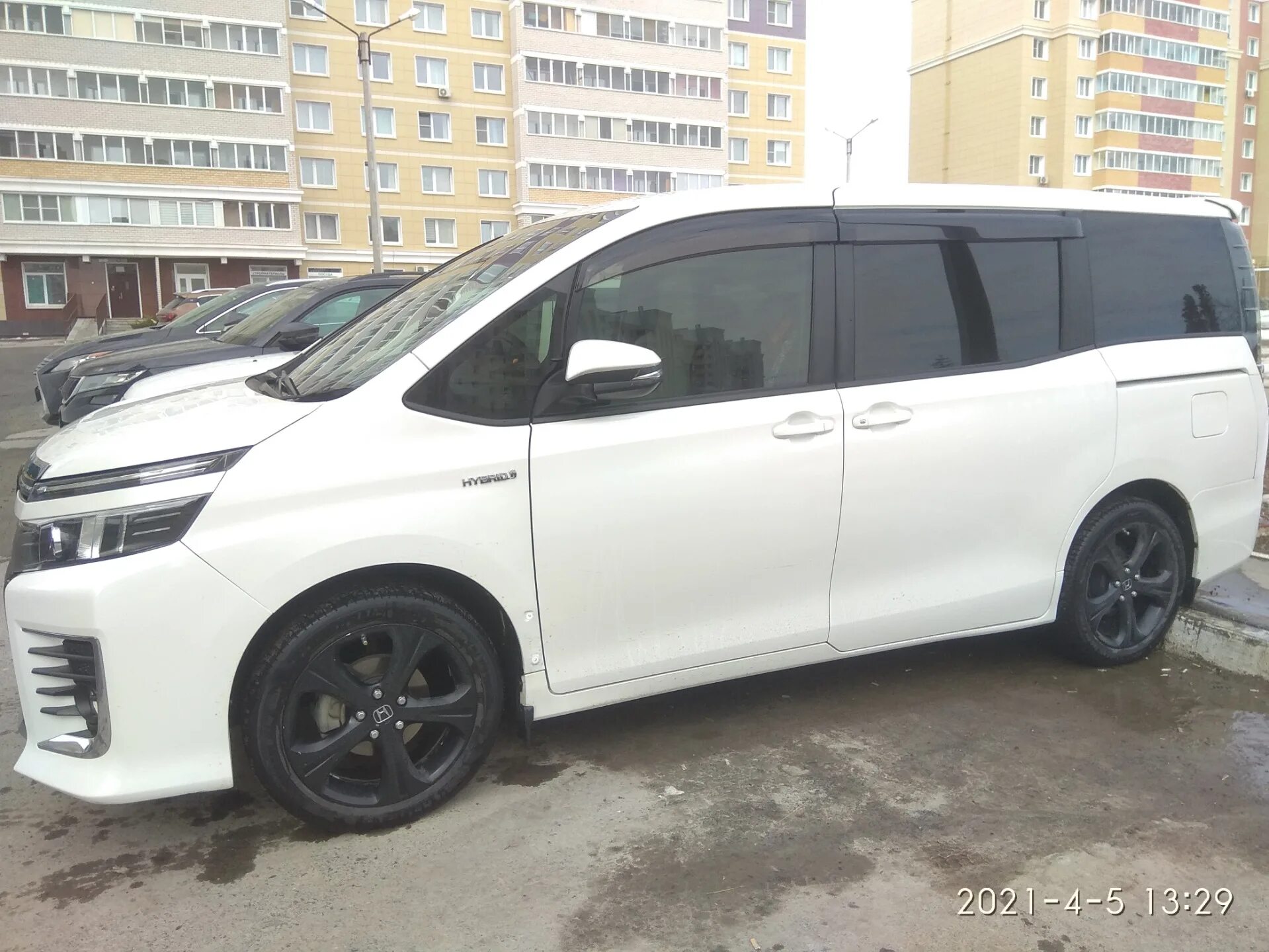 Тойота вокси колеса. Toyota voxy 2006. Toyota voxy 2003 silver. Тойота вокси колеса. Toyota noah r80.
