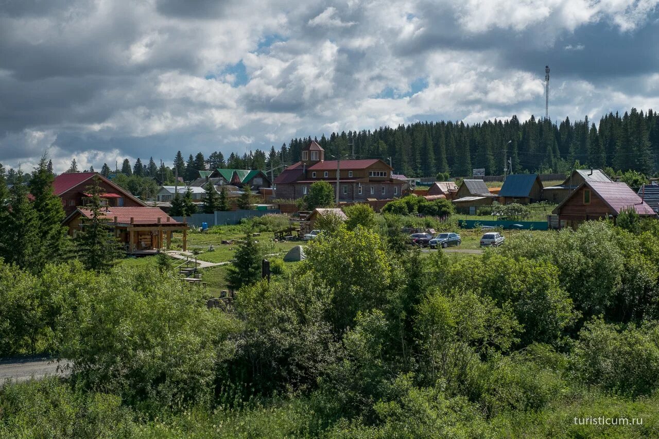 Парк зюраткуль сайт. Эко парк Зюраткуль. Эко парк Зюраткуль озеро. База отдыха эко-парк Зюраткуль. Зюраткуль национальный парк база отдыха.