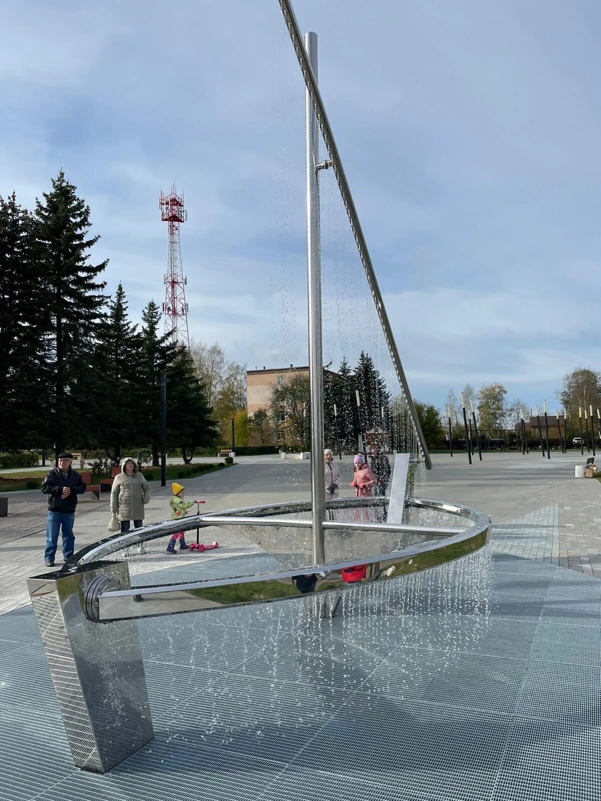 Юбилейная площадь тутаев. Юбилейная площадь тутаев юнусов. Дк тутаев. Юбилейная площадь минск. Юбилейная площадь тутаев юнусов.