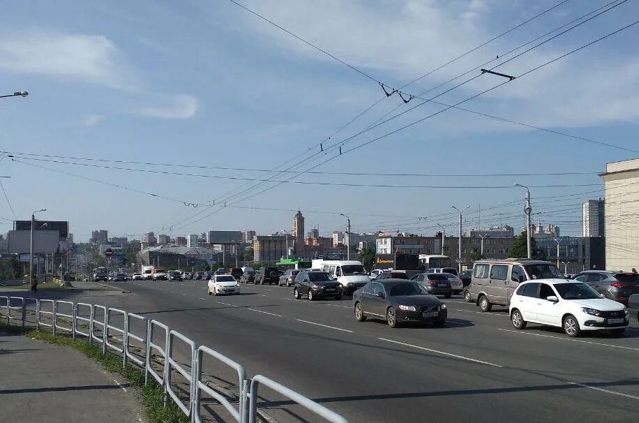 Перекресток челябинск проспект победы. Ремонт свердловского проспекта. Строительный рынок, челябинск, свердловский проспект. Свердловский проспект челябинск. Свердловский проспект челябинск фото.