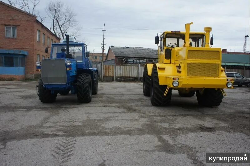 Т кировец. Трактор т 150 и кировец. кировец трактор к-700 т-150. кировец трактор т700. трактор кировец к 150.