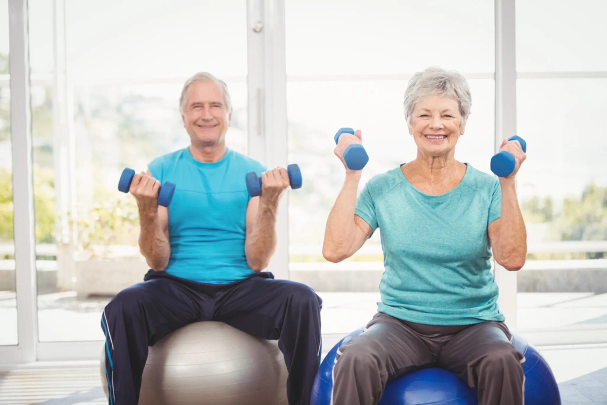 Спорт для пожилых. Здоровые пожилые люди. Физическая активность пожилых. Пожилые занимаются спортом.