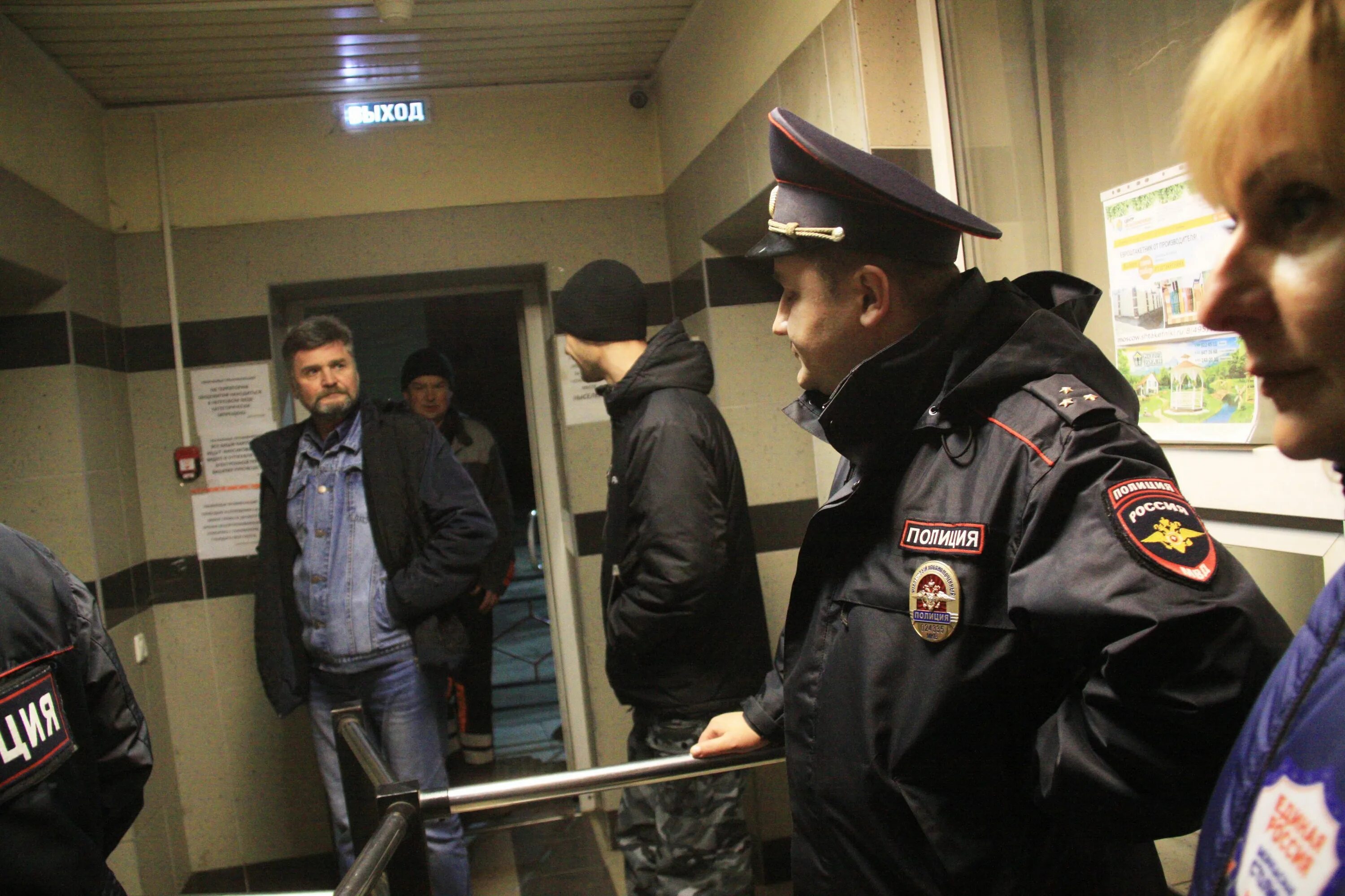 Можно снимать в отделе полиции. Полицейский отдел. полицейский участок. отдел полиции. отдел полиции внутри.