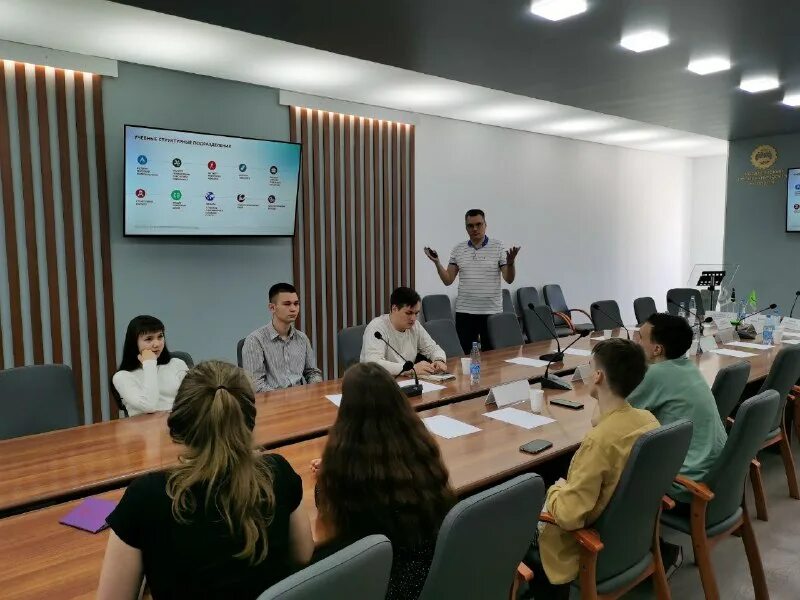 Черкашин дмитрий рн смазочные материалы. Рн групп. Рн групп. Сотрудники сферы здравоохранения и образования. Ооо "рн-групп".