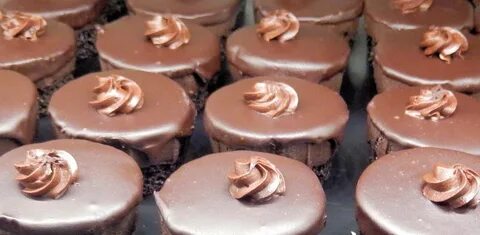 praline, buttercream, ganache, chocolate truffle, peanut butter cup, mini c...