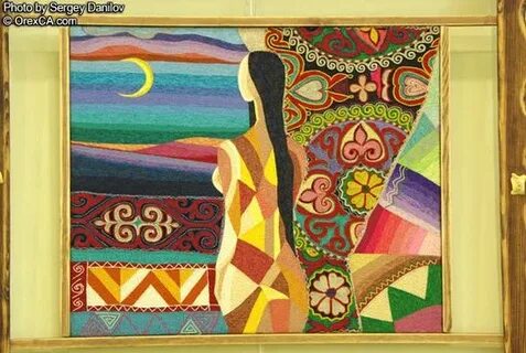 Артқы жағындағы аққұба қыздардың суреттері