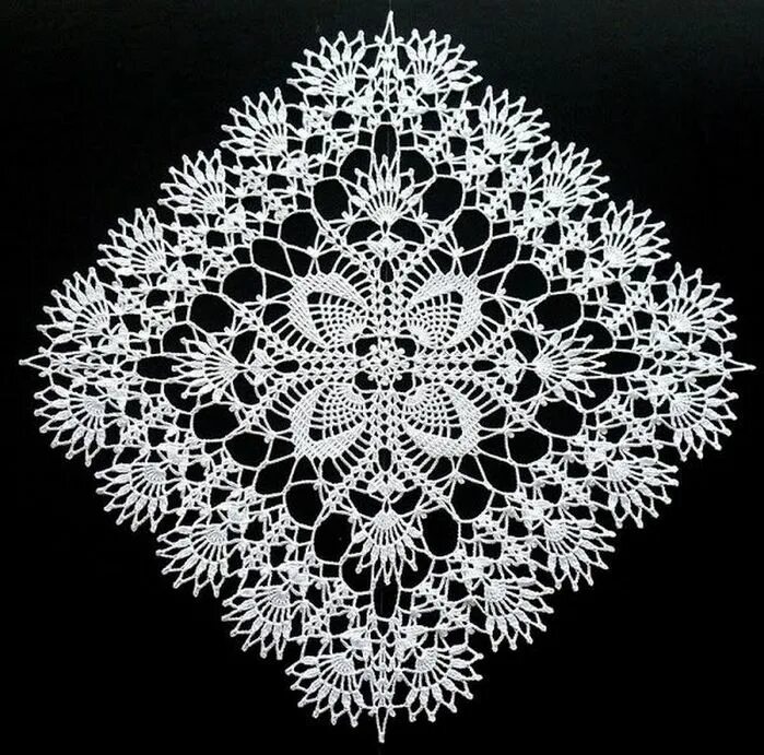 Вязаные салфетки крючком со схемами квадратные. Квадрат салфетка крючком. Вязаные квадратные салфетки. Ажурные салфетки квадрат. Квадрат салфетка крючком.