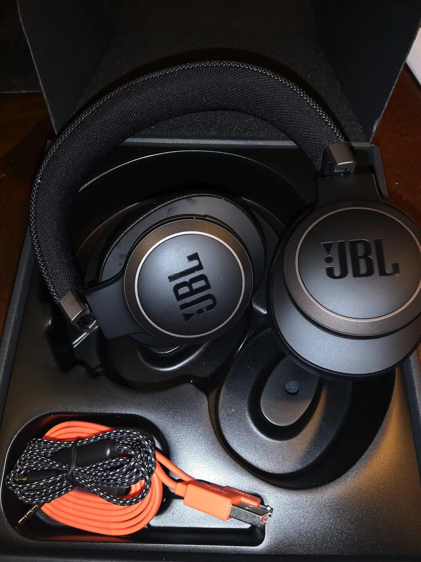 Jbl live 650btnc