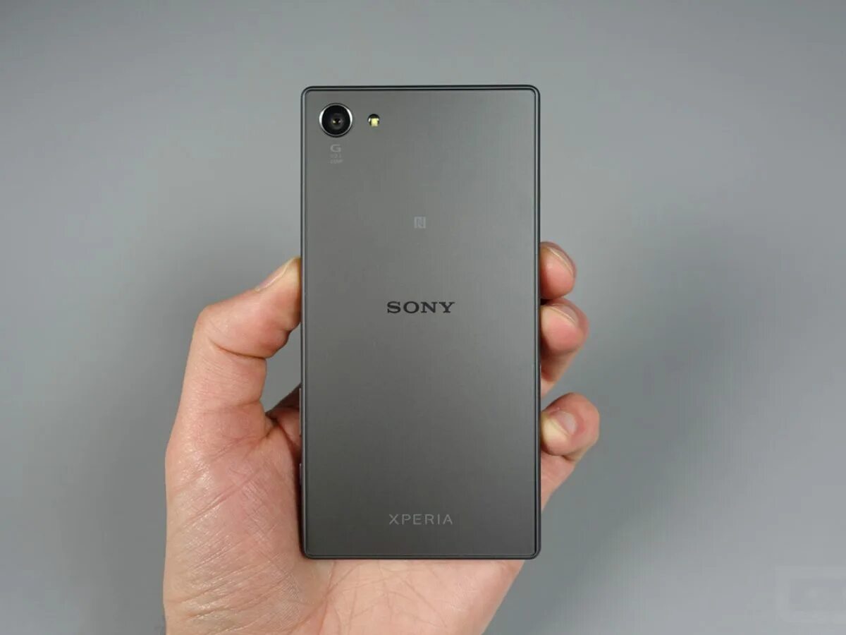 Xperia z5 compact купить. Sony Xperia z5 Compact. Sony Xperia 5 Compact. Sony Xperia Xperia z5. Sony Xperia z5 Premium.