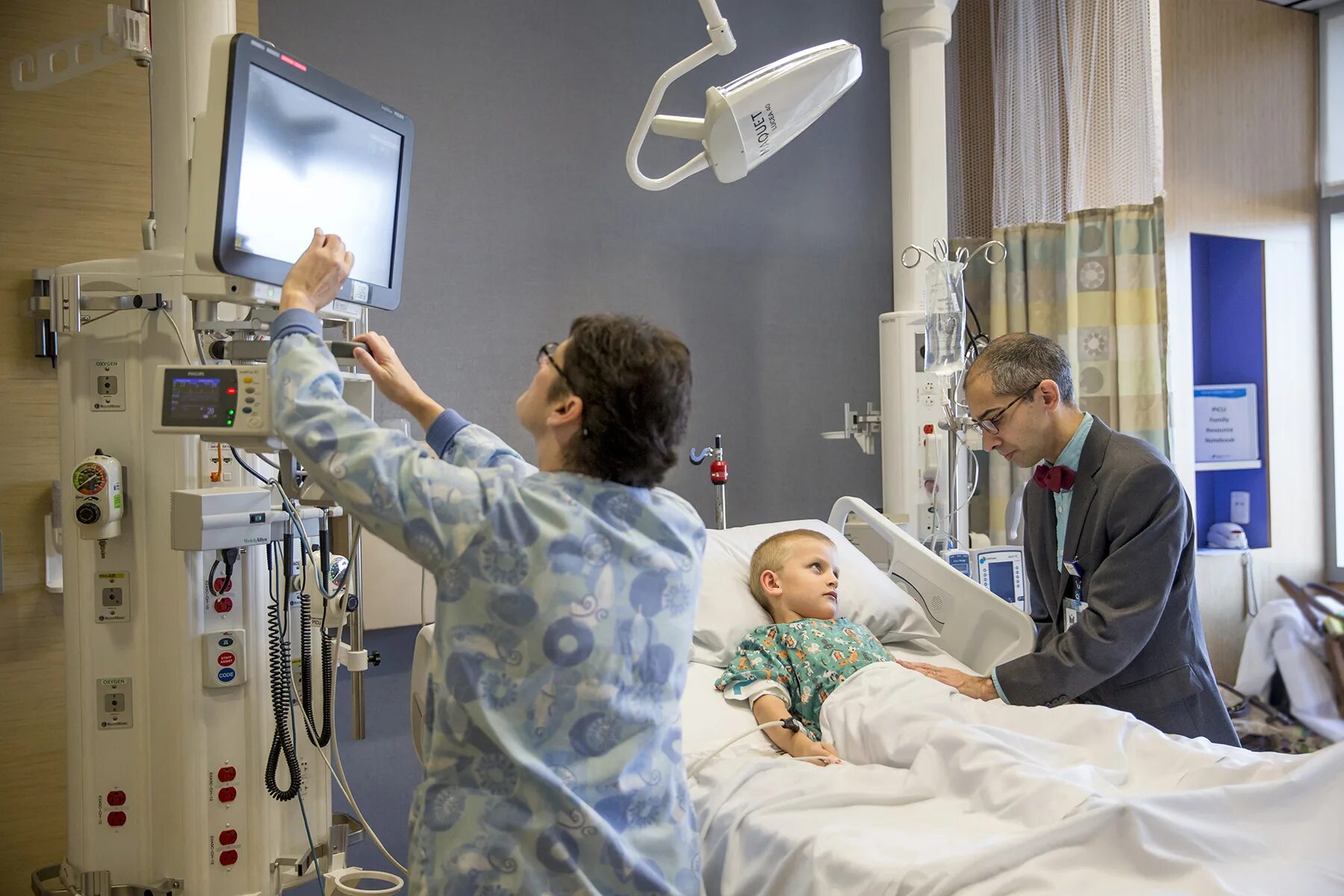 Does operations in a hospital writes
