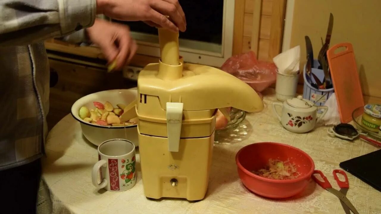 Как разбирается соковыжималка. Соковыжималка first разбор. Как разбирается соковыжималка. Zelmer 377 ed. Неисправности соковыжималки журавинка.
