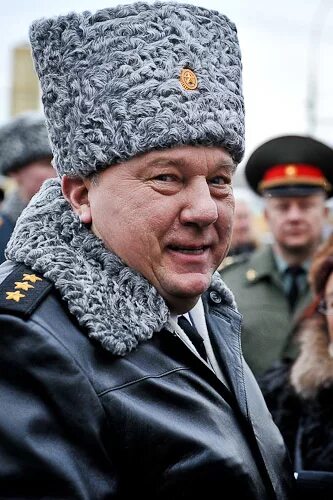 Папаха генерала ввс ркка. Папаха каракуль генеральская. Каракулевая шапка кубанка ркка 1943. Каракулевая папаха полковника фсб. Папаха военная генеральская.