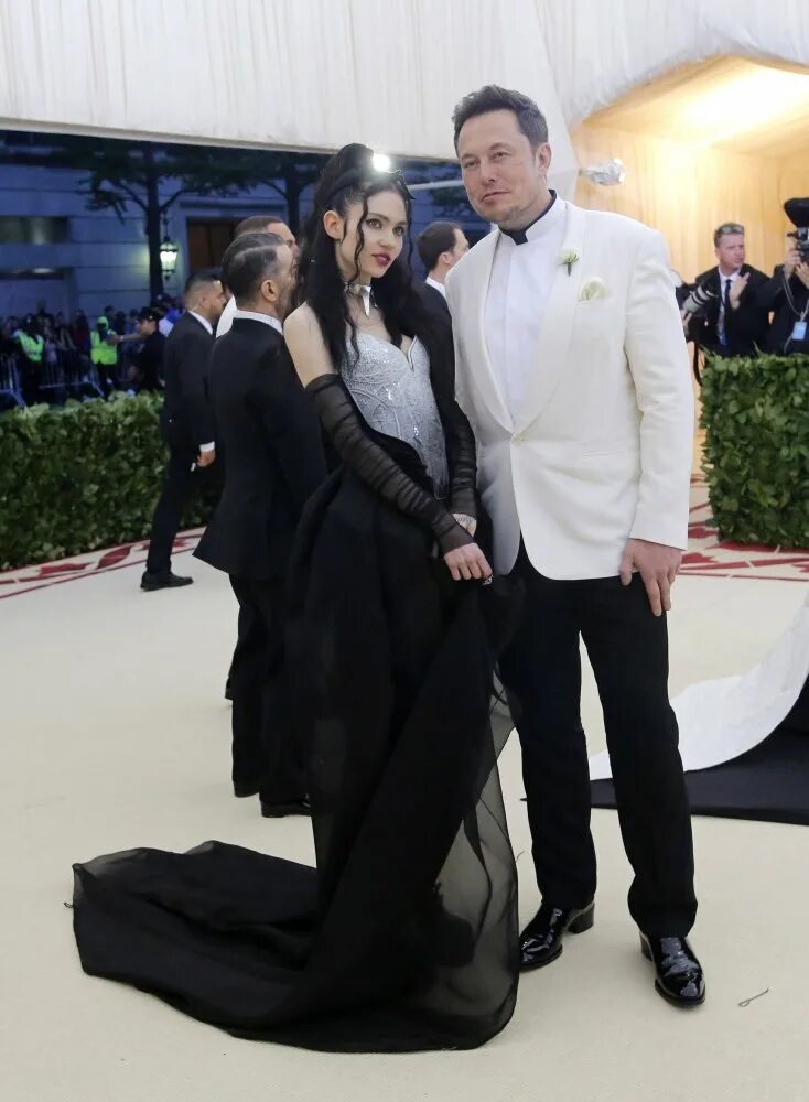 Граймс и илон. Met gala elon musk 2018. клэр буше и илон маск. elon musk grimes met gala 2018.