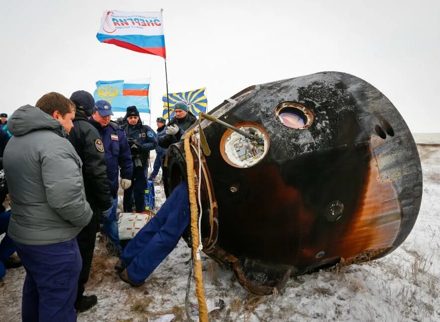 Где приземлился космонавт. Возвращение космонавтов на землю. спускаемая капсула корабля &quot;союз тм-14&quot;.