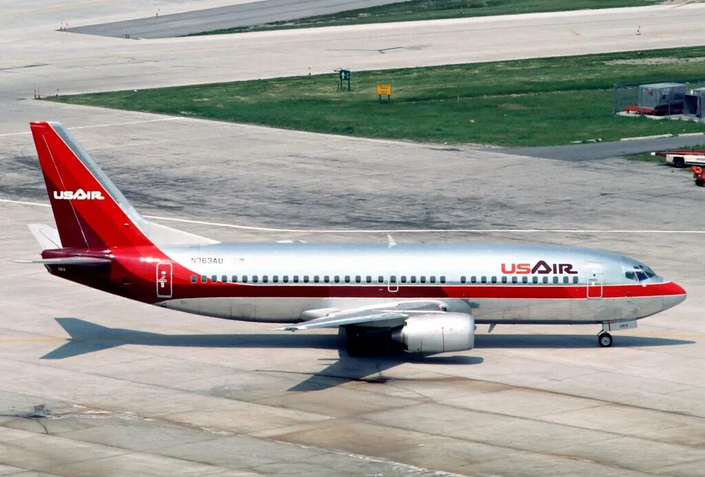 Боинг 737 300. Боинг 737300. USAIR Flight 1493. Боинг 790