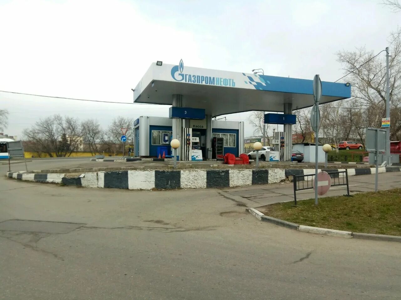 Азс htk московский шоссе. Заправка на шоссе. Азс шоссе. Киевское шоссе 99 км. Димитрова азс шелл.