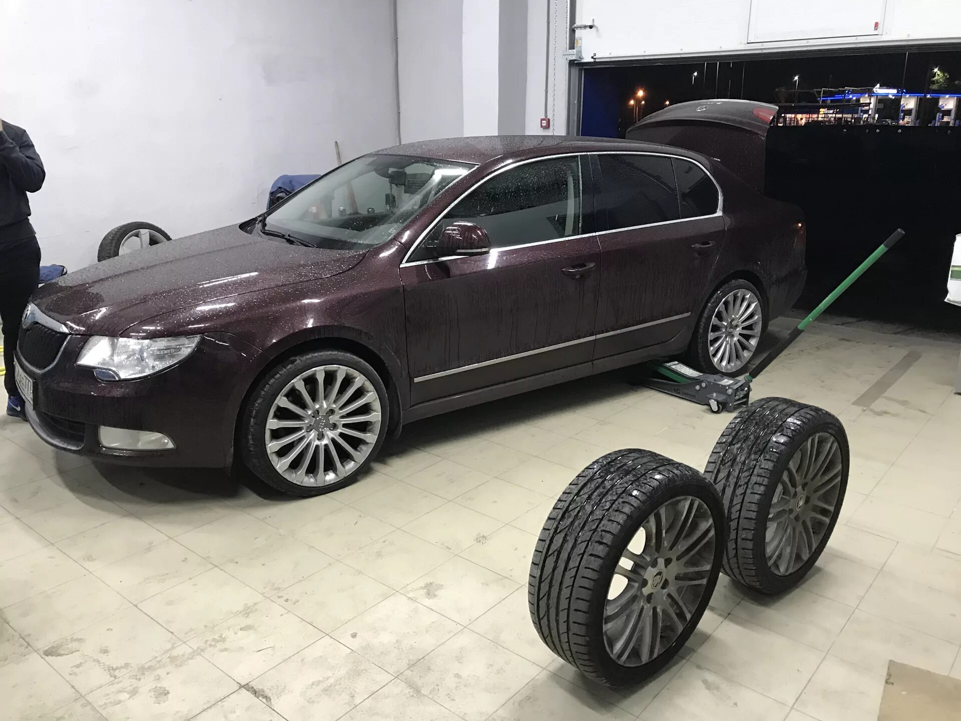 Диски на шкода суперб. Superb mk2 на r19. skoda superb диски r19. шкода суперб 19. skoda superb r19.