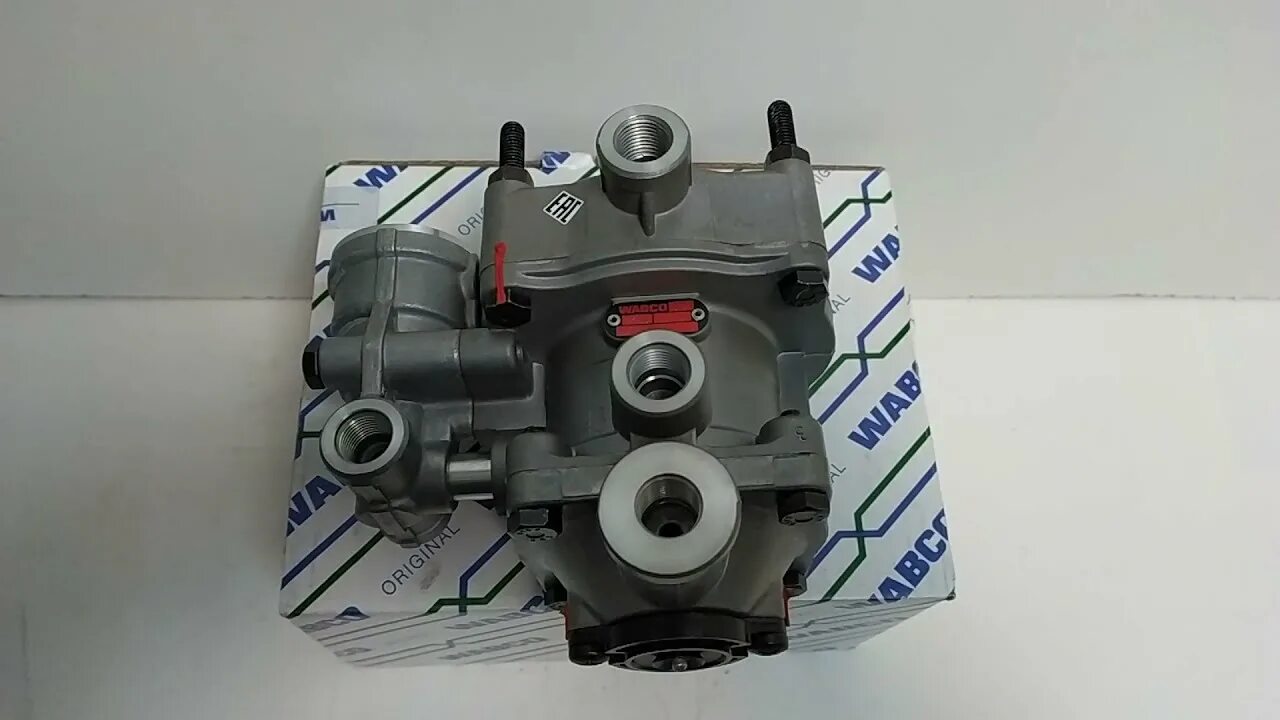 Почему шипит кран прицепа. Кран управления тормозами прицепа wabco. клапан управления тормозами прицепа wabco. 9730025217 wabco. кран управления тормозами прицепа вабко.