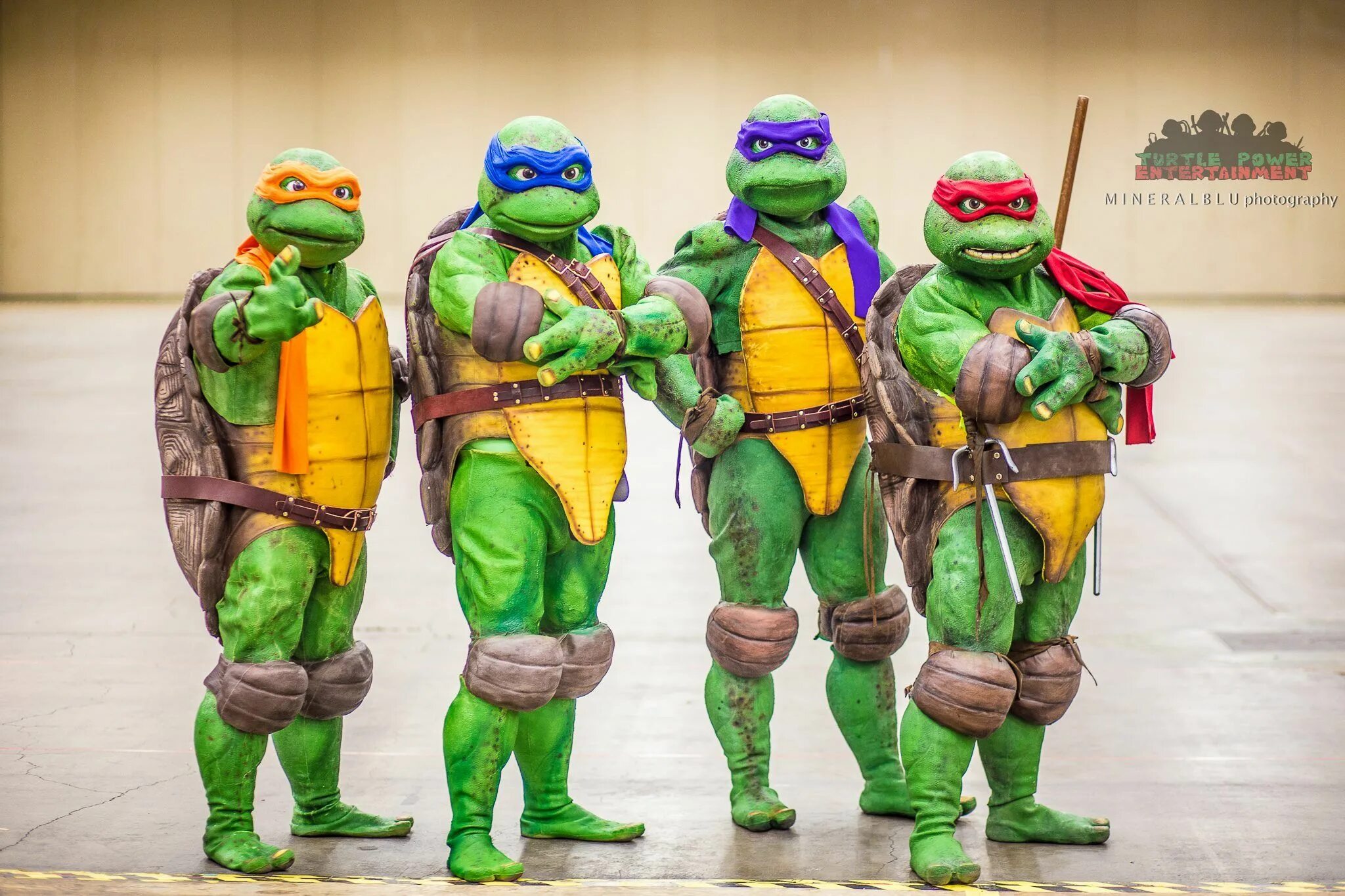 Включи turtles. Черепашки-ниндзя. TMNT косплей. Черепашки ниндзя Джонни. Костюм Черепашки - ниндзя.