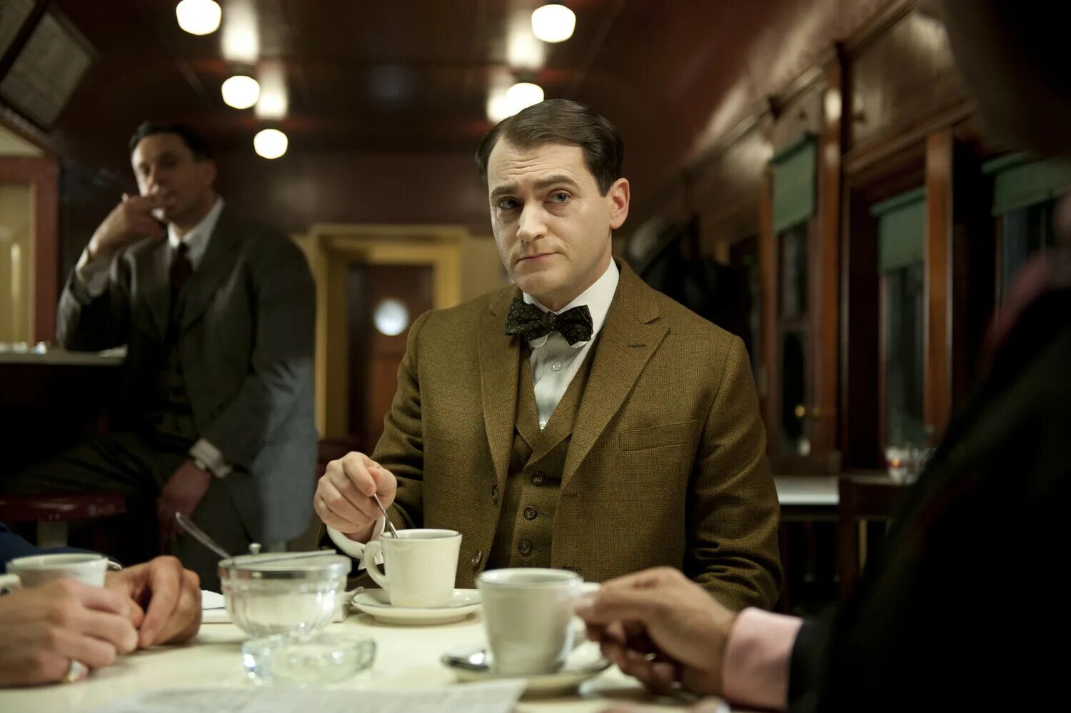 Подпольная империя кубик в кубе. Салли уитт подпольная империя. Алекса палладино подпольная империя. Майкл питт подпольная империя. Майкл шеннон подпольная империя.