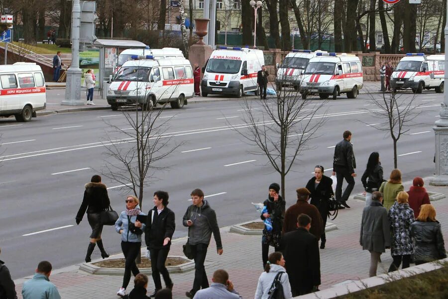 Теракт в метро минск 2011. Теракт в Минском метро 11 04 2011. Взрыв в Минском метро 2011. 11 Апреля 2011 года теракт в Минске.