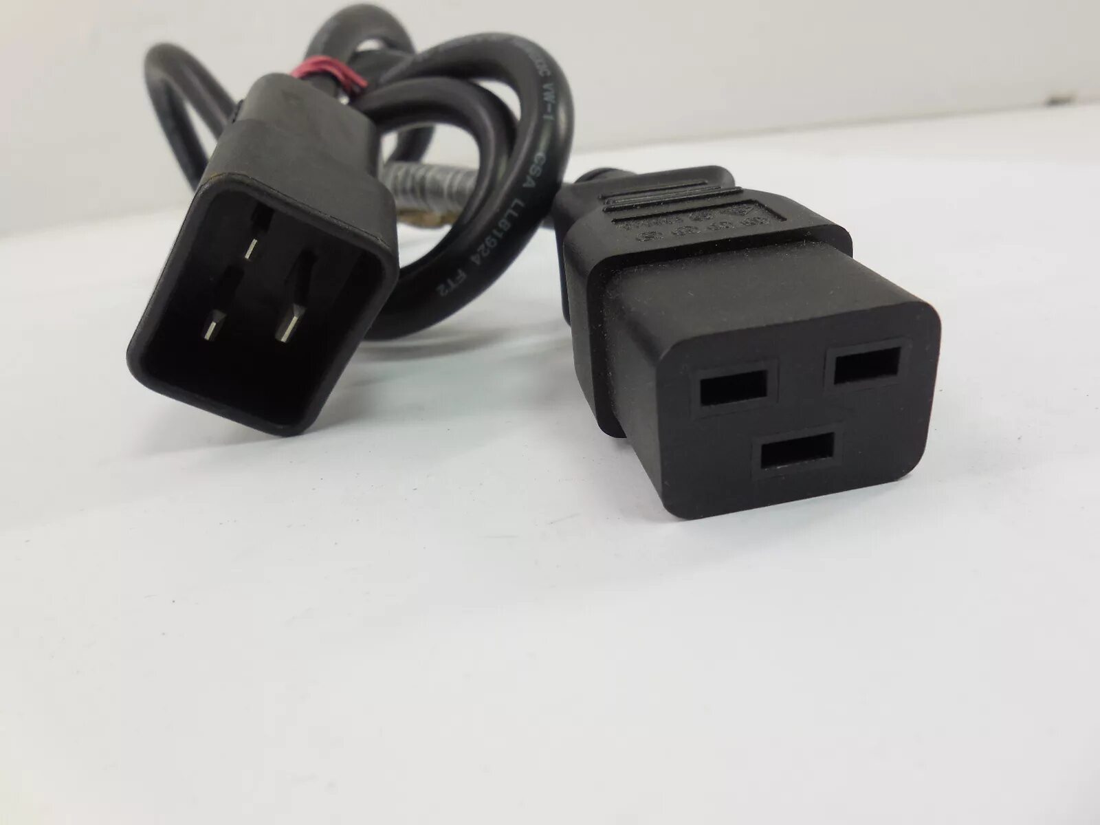 C19 c20 кабель питания. Fused кабель longwell. Разъем питания c19. Кабель питания iec c20 — iec c19. Кабель питания для c20.