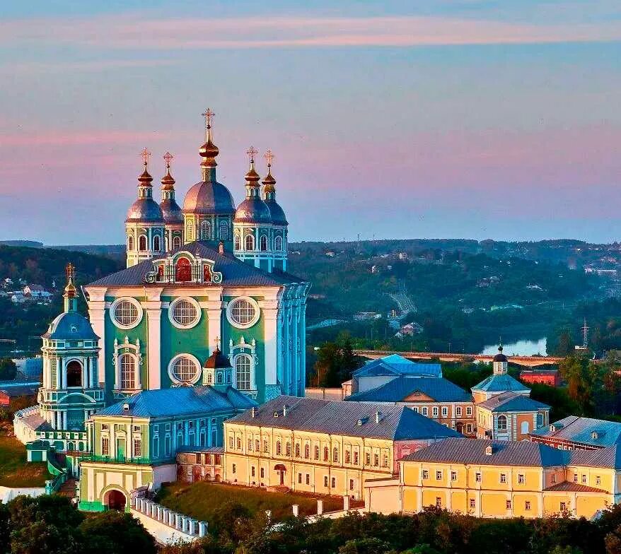 Г смоленск смоленская. Свято-успенский кафедральный собор смоленск. успенский собор смоленск. свято-успенского кафедрального собора смоленск. собор светоуспенский смоленск.