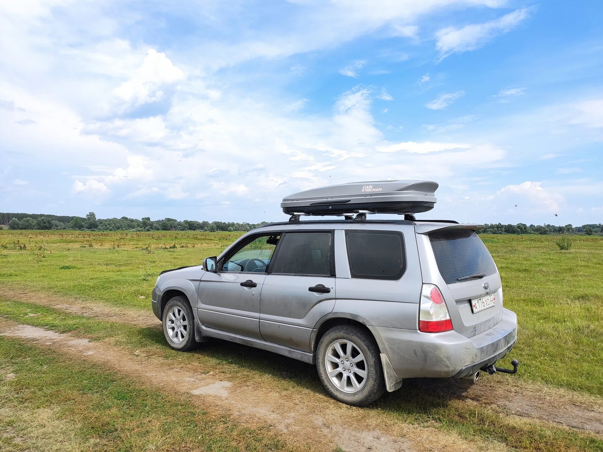 Багажник + бокс на Subaru Forester SG 9. Субару Форестер 2007 крыша. Subaru sg5 с боксом на крыше. Субару Форестер 2007 рейлинги. Люк форестер