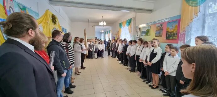 2 боровская школа калужская область. Ноосферная школа боровск выпуск 2007 год. Боровск школа 2. Mz поколение. Тюменская область школа 2 боровский.